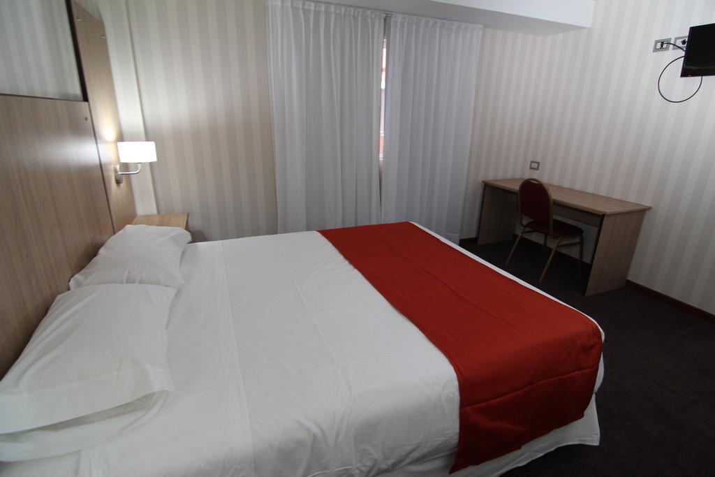 Hotel El Cortijo Neuquén Buitenkant foto